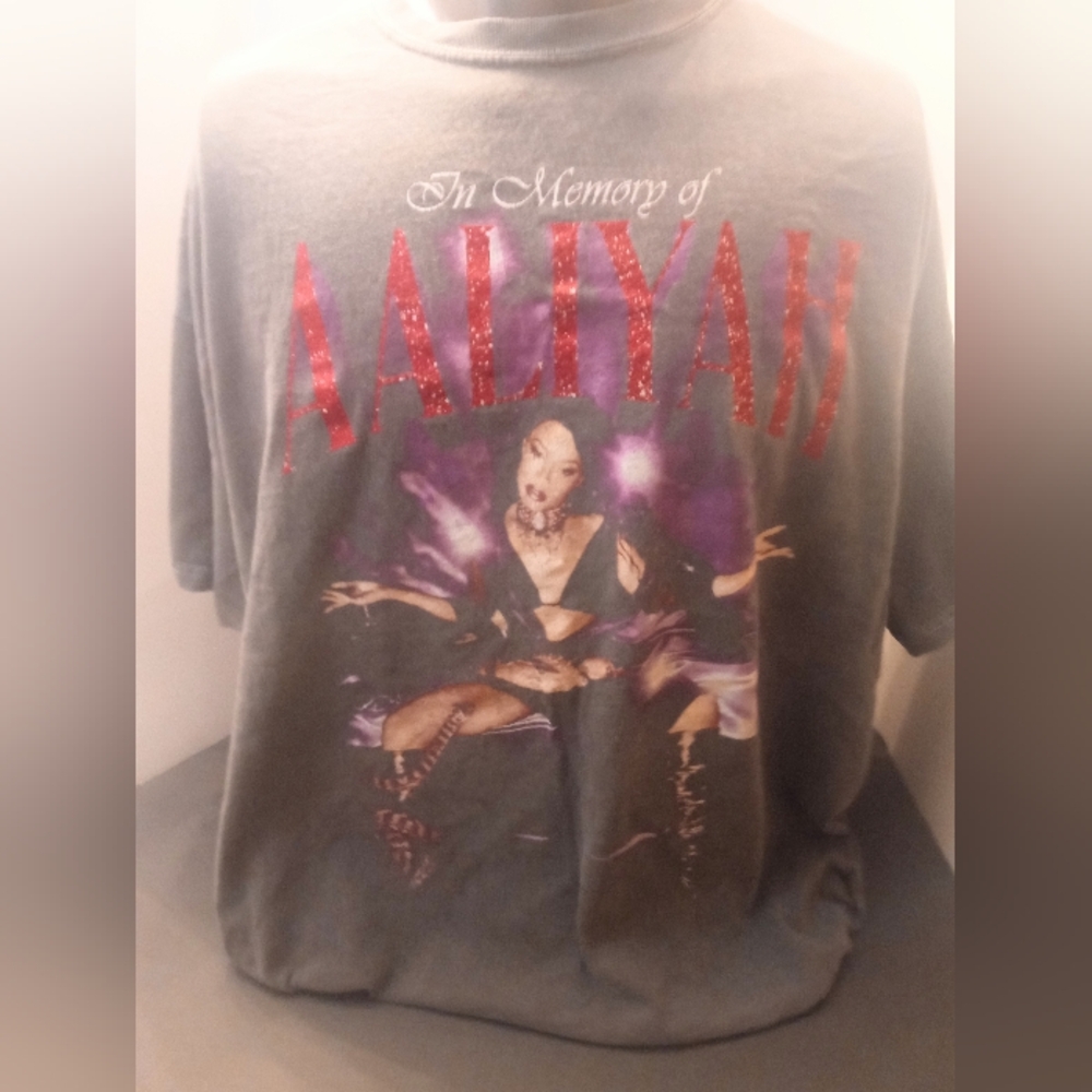 Aaliyah memory of Shirt